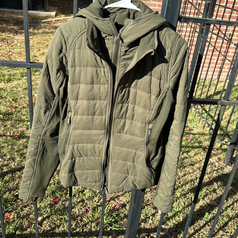 Lululemon Insulated Running jacket, M